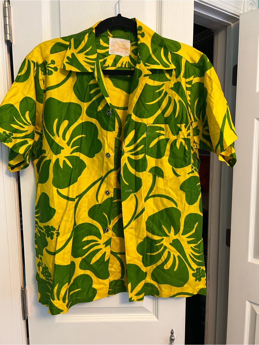 Men's Yellow & Green Tropical Short-Sleeve Button-Down Shirt
